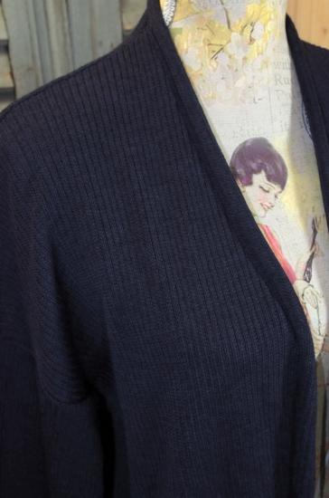 Preview: Cardigan, Strickjacke Netta Marine von Invero, Merinowolle, Detail